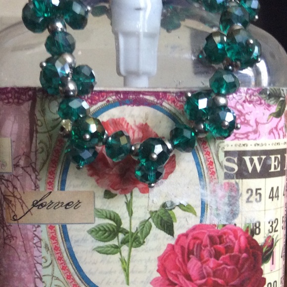 AuroraBorealis Silver Bead Stretch Bracelet NWOT - Picture 3 of 7